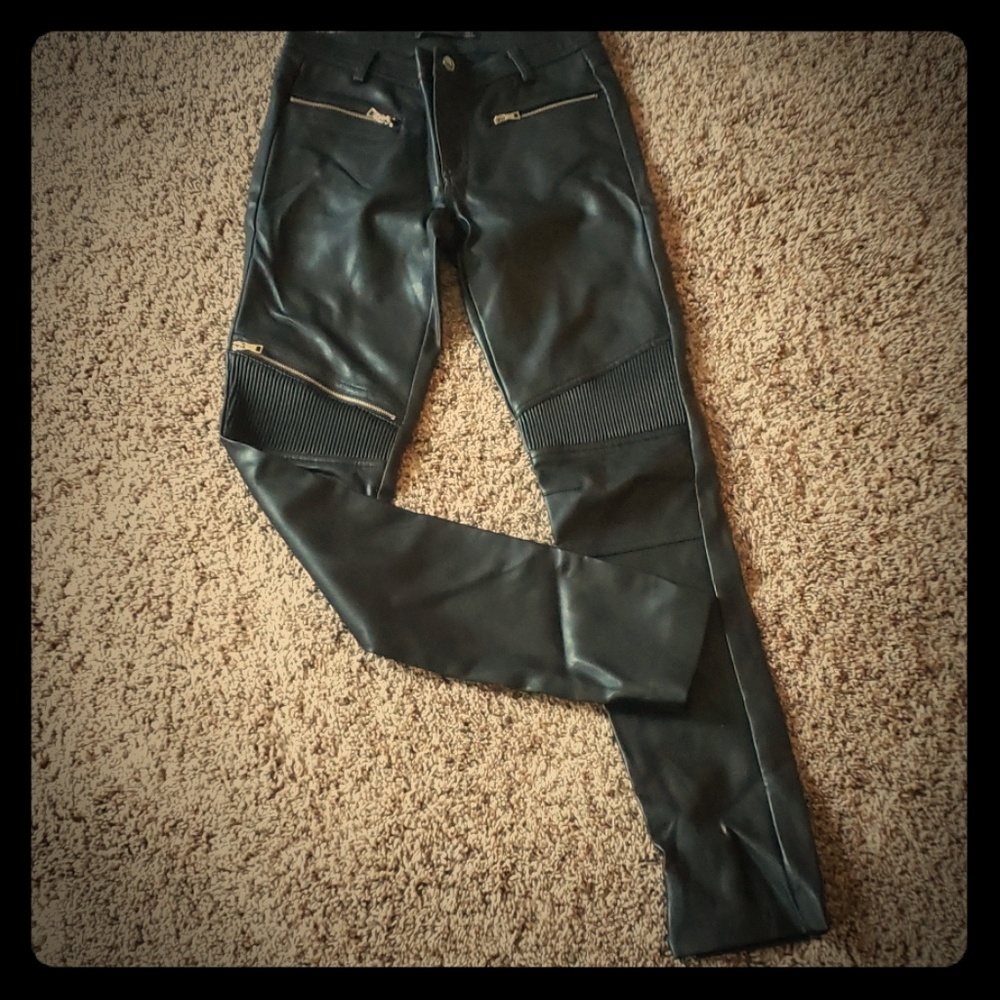 Faux Leather skinny pants